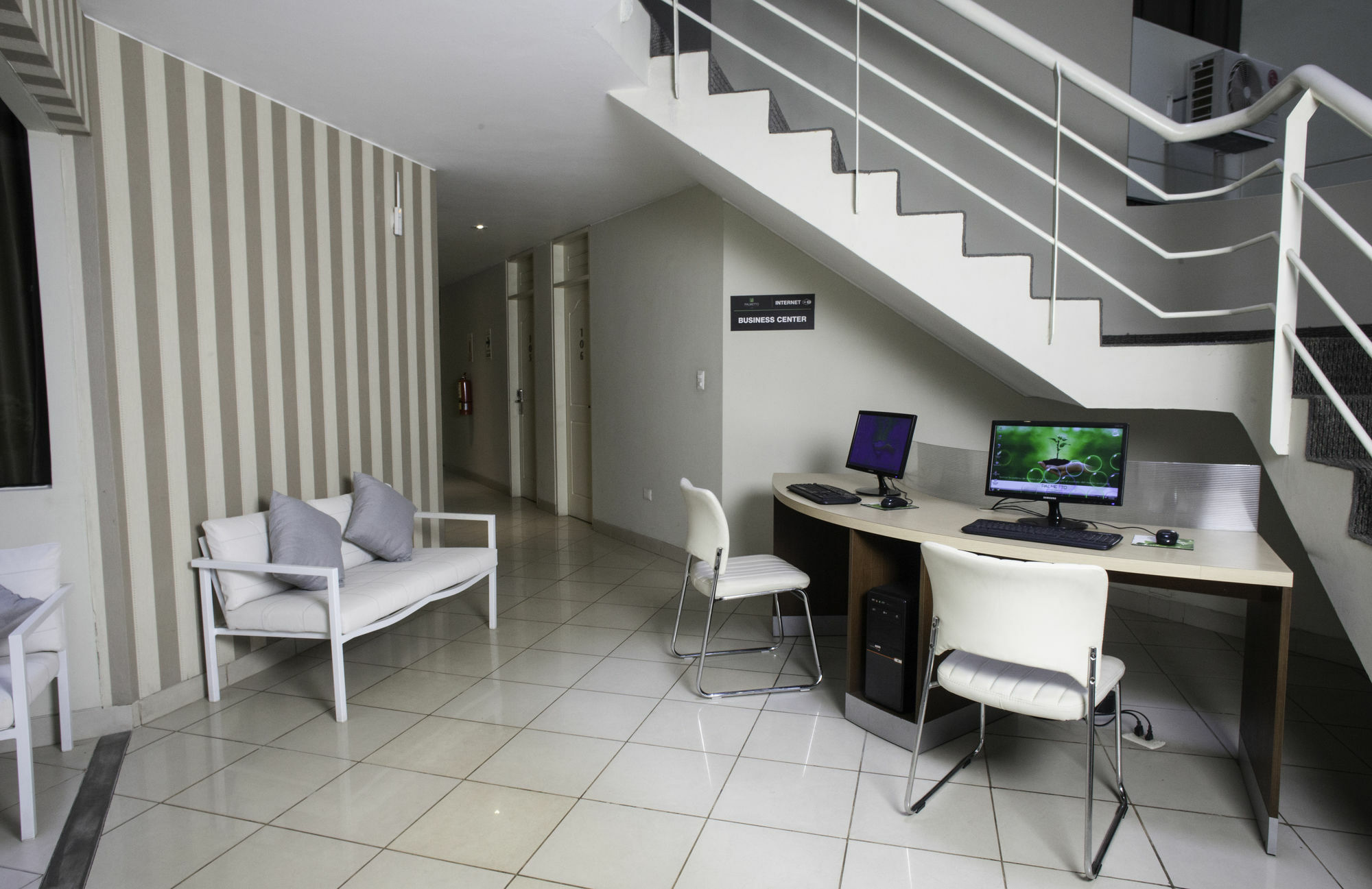 Hotel Palmetto Business La Perla 3*