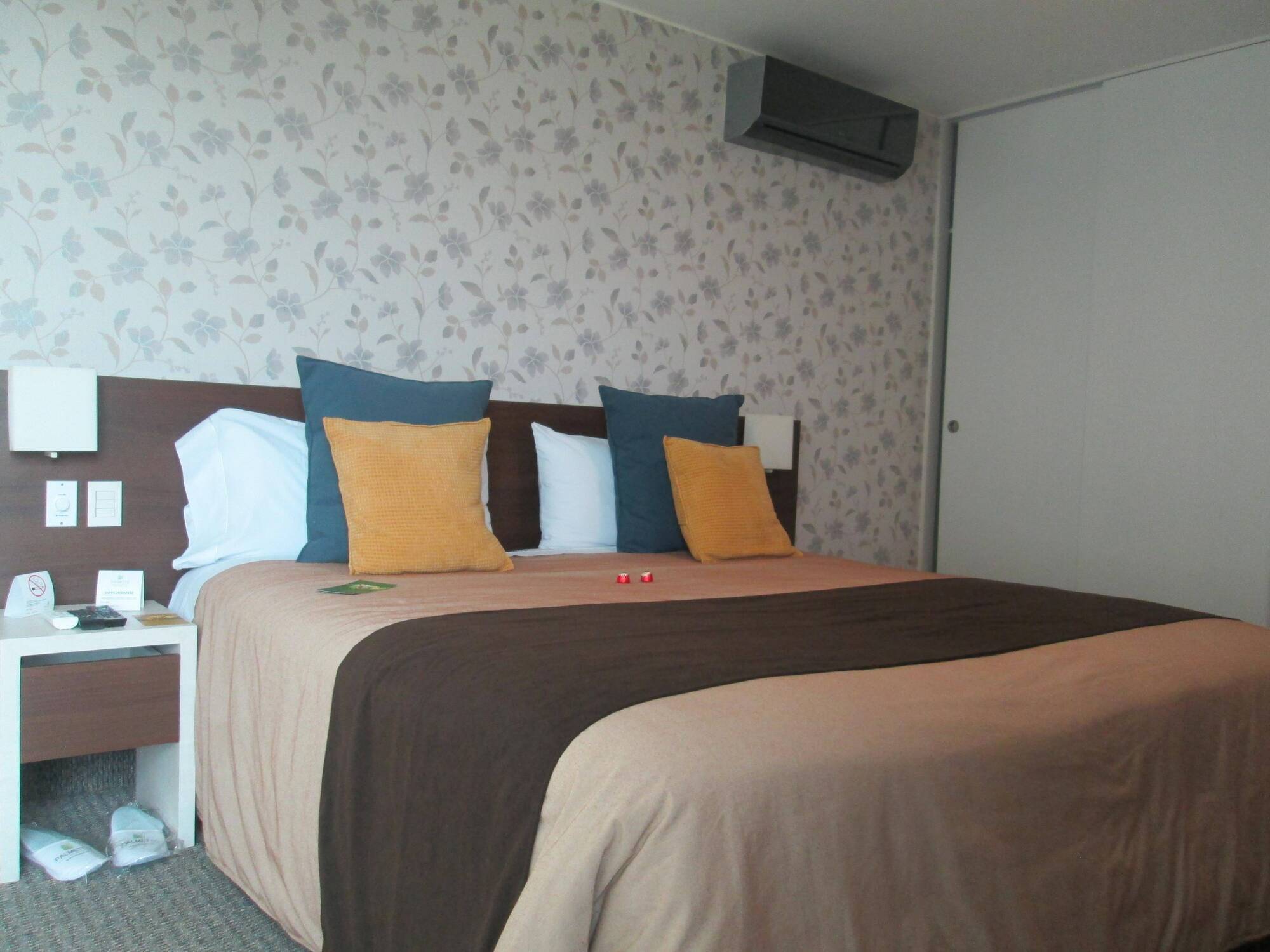 Hotel Palmetto Business La Perla