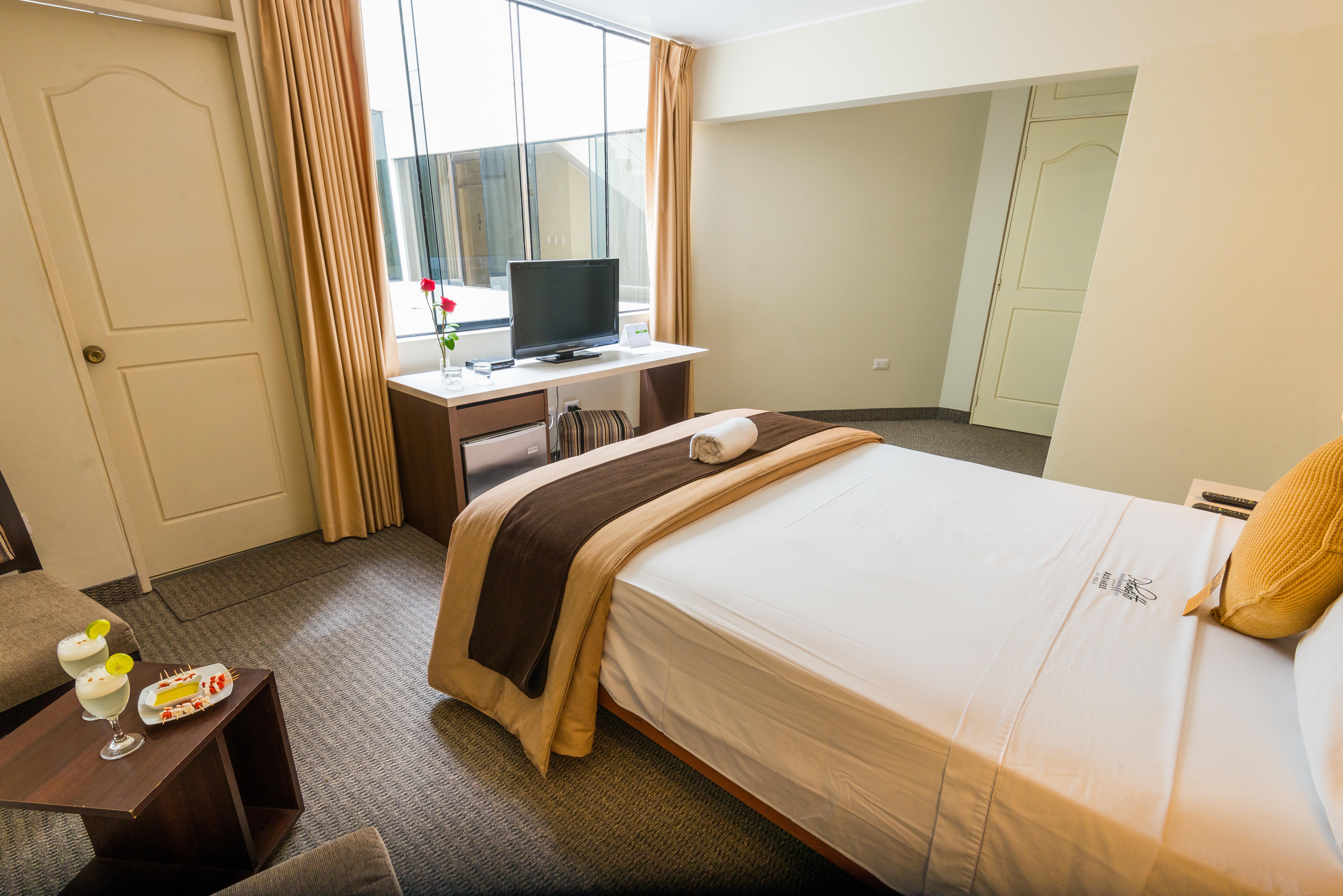 Palmetto Hotel Business La Perla 3*